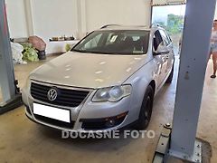 Volkswagen Passat (2008) 1.9TDi, autoAC - fotografie inzerátu