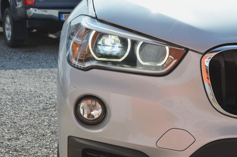 BMW X1 (2018) xDrive 20d 140kW AT /LED /NAVI - fotka 9 z 32