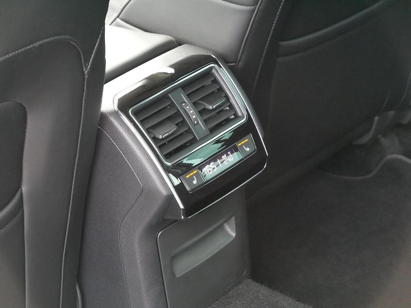 Škoda Superb - fotka 22 z 25
