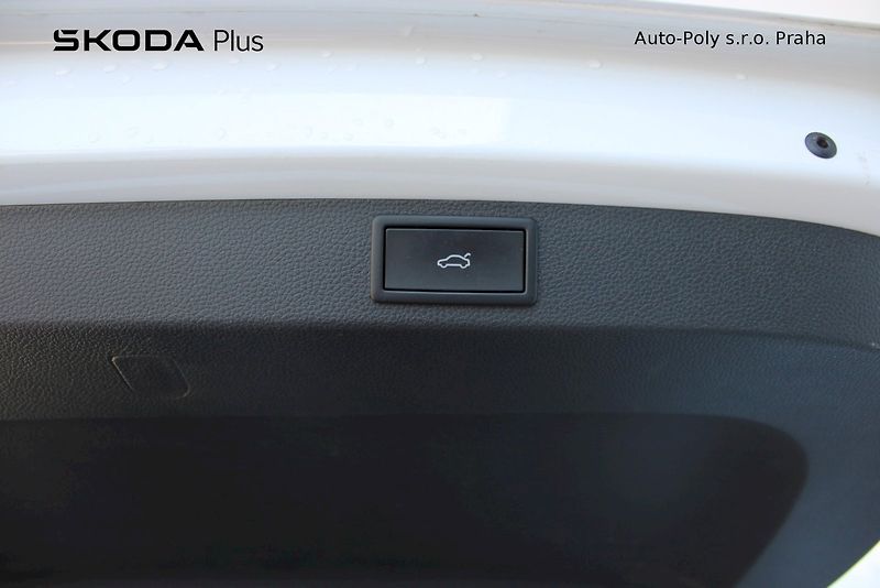 Škoda Karoq (2025) 1.5 TSI 110 kW Top Selection - fotka 24 z 25