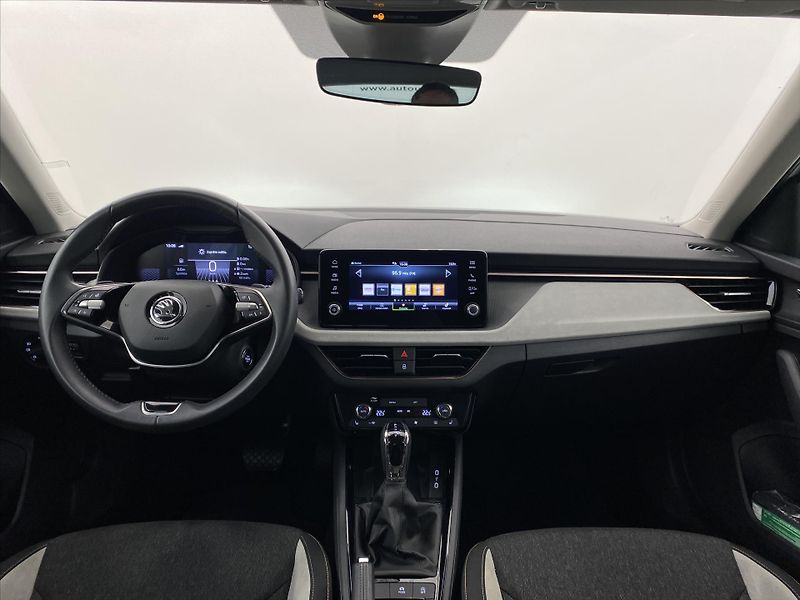 Škoda Kamiq 1,0 TSI 85kW DSG Top Selection - fotka 9 z 30