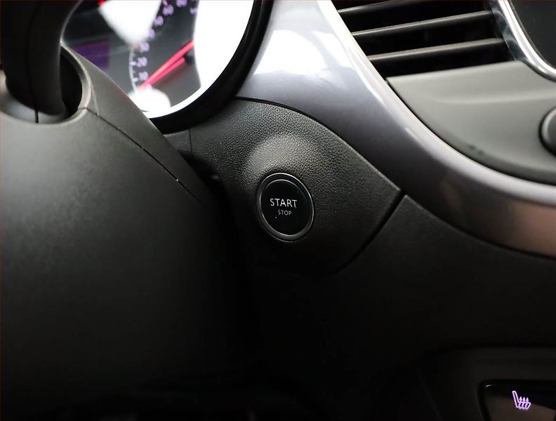 Opel Crossland X (2019) Innovation 1.2 Turbo - fotka 16 z 18