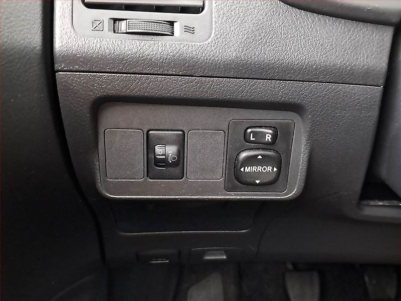 Toyota Corolla (2009) 1.4 VVT-i, ČR,1.maj - fotka 14 z 14