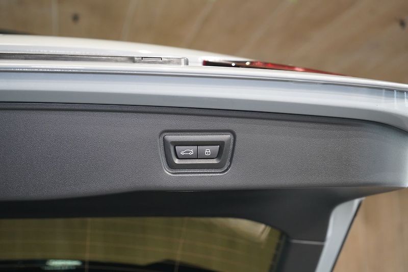 BMW Řada 5 540d xDrive, M Pro, Ventilace - fotka 16 z 46