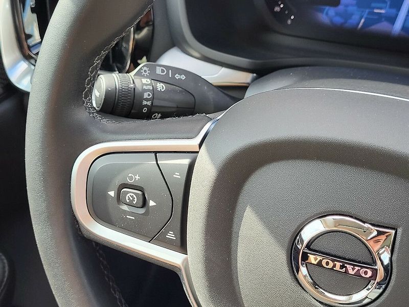 Volvo V60 CORE B4 FWD 145kW - fotka 14 z 32