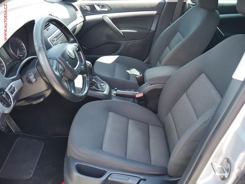 Škoda Octavia (2013) 2.0 TDI 4x4, ČR, Bixenon, AC - fotka 9 z 24