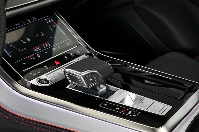 Audi Q7 3.0TDI 210kW S-line 7m ZÁRUKA - fotka 26 z 50