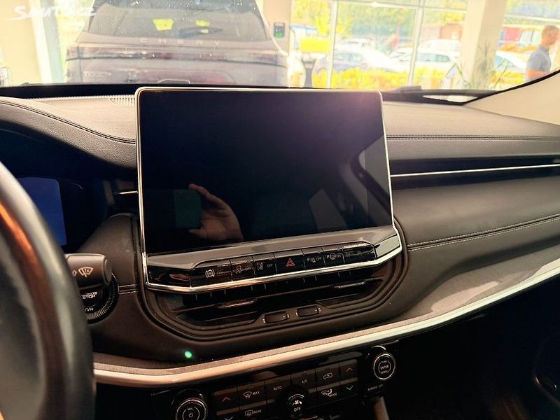 Jeep Compass (2022) 1.3 GSE PHEV 4xe S-Limite - fotka 17 z 29