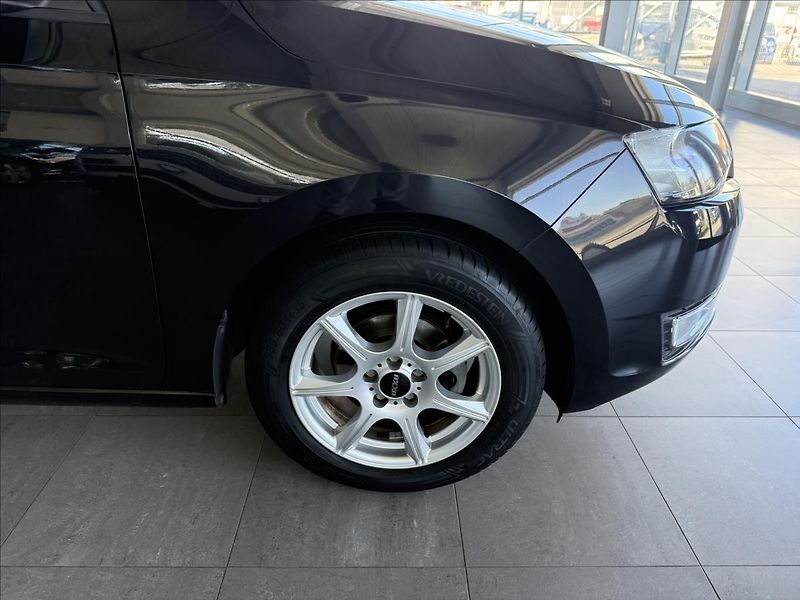 Škoda Rapid 1,2   TSI,SERVISKA,2.MAJ,TAŽNÉ - fotka 21 z 21