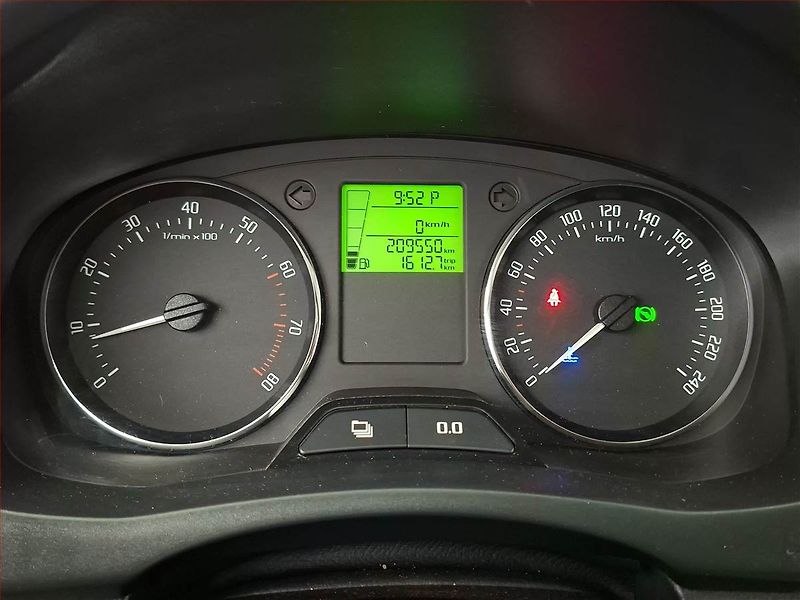 Škoda Fabia (2010) 1.2 TSI, Automat, Tažné - fotka 11 z 16