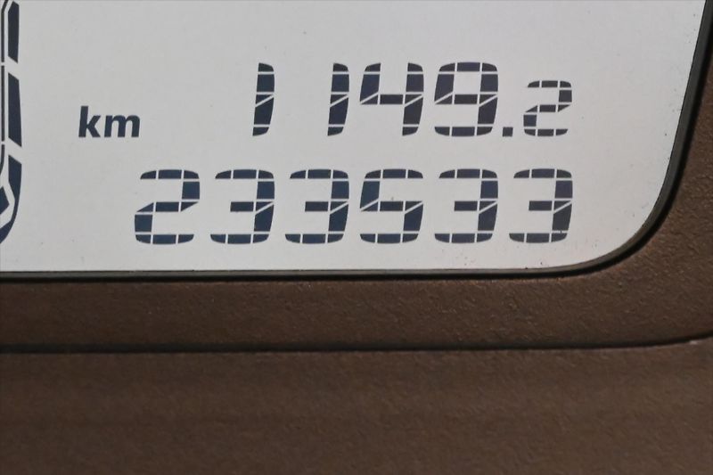 Citroën C4 Picasso 1,6 HDi 80 kW KLIMA Tažné - fotka 15 z 27