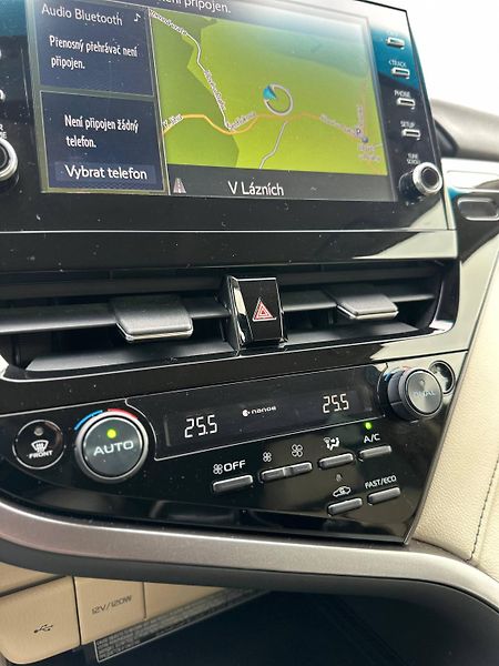 Toyota Camry (2021) 2.5 HEV EXECUTIVE AUTOMAT - fotka 27 z 37