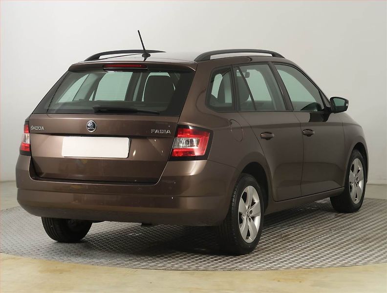 Škoda Fabia (2018) Ambition Plus 1.0 TSI - fotka 5 z 21