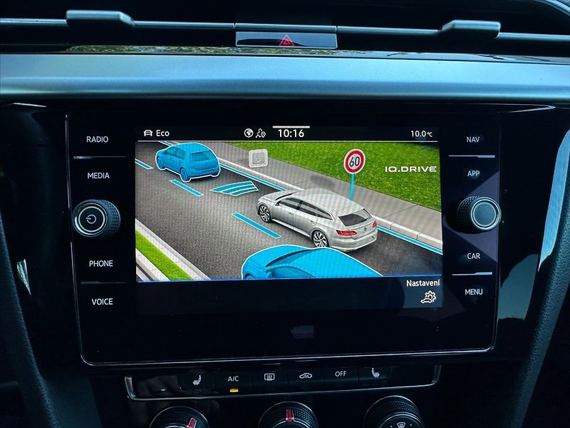 Volkswagen Arteon 2,0 TDI 110kW R-Line, ACC - fotka 35 z 41