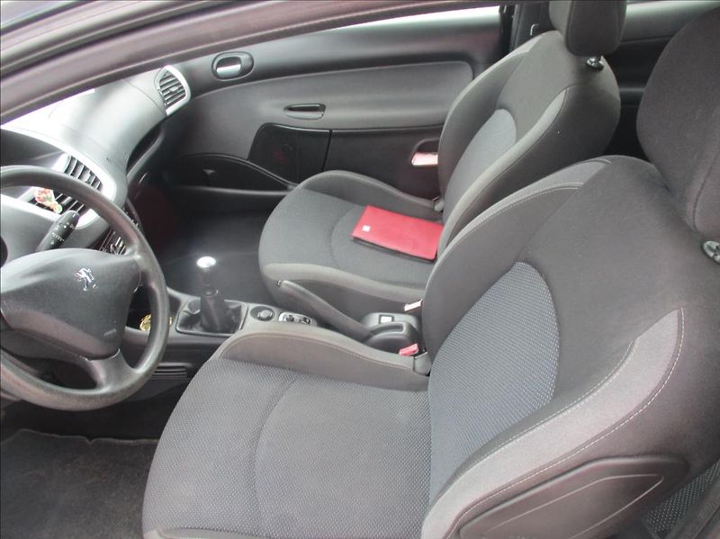 Peugeot 206 1,4 i+, klima, serv. kniha, - fotka 11 z 24