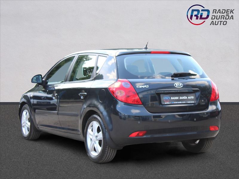 Kia Ceed 1,6 CRDi  NOVÉ V ČR,1.MAJITEL - fotka 8 z 21