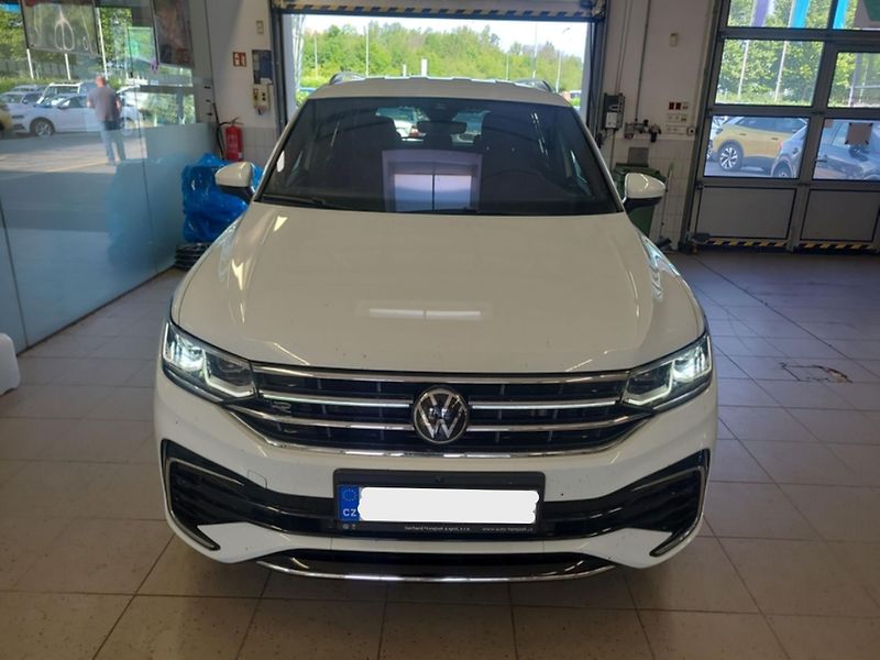 Volkswagen Tiguan Allspace 2,0 TDi/110kW 4x4 DSG R-Line - fotka 2 z 14
