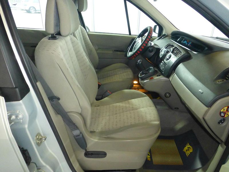 Renault Scénic (2004) 1,6 16V*DIGIKLIMA* - fotka 15 z 22