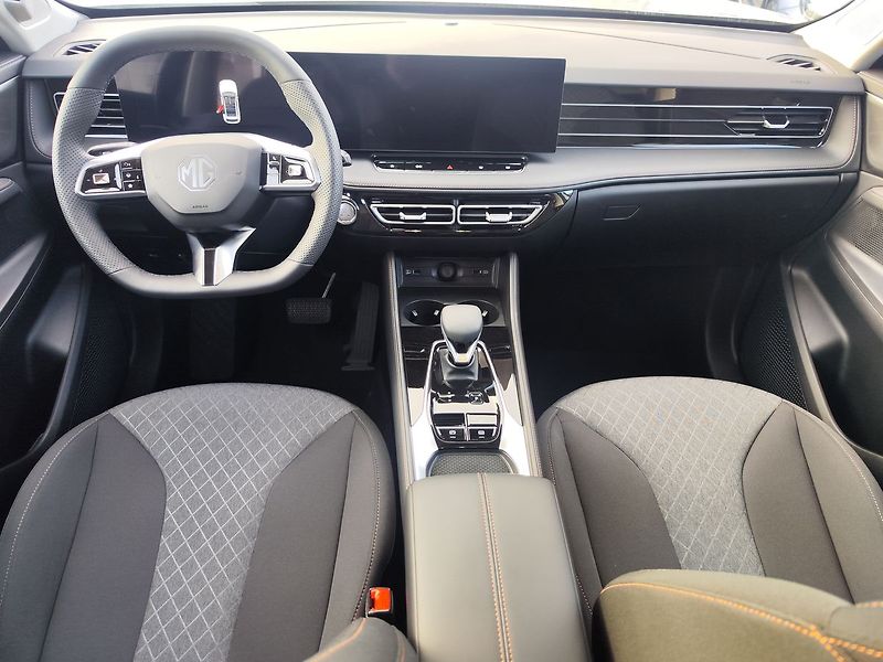 MG EHS (2026) 1.5 TGI/200kW PHEV Emotion AT - fotka 14 z 36