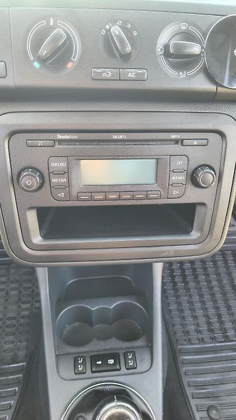 Škoda Roomster (2012) 1.2 TSI, 2012 CZ - fotka 9 z 14