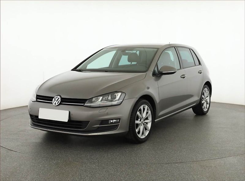 Volkswagen Golf (2017) Comfortline 1.4 TSI, ČR,1.maj - fotka 2 z 19
