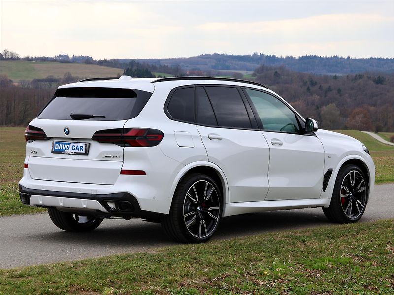 BMW X5 3,0 xDrive40d 259kW Mpacket - fotka 7 z 45