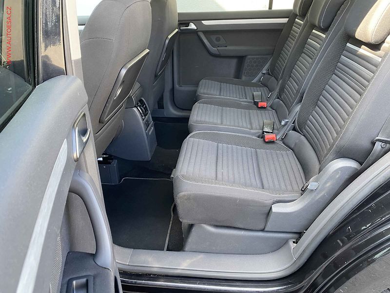 Volkswagen Touran (2014) 1.4 TSi, CUP, navi, panor - fotka 10 z 17