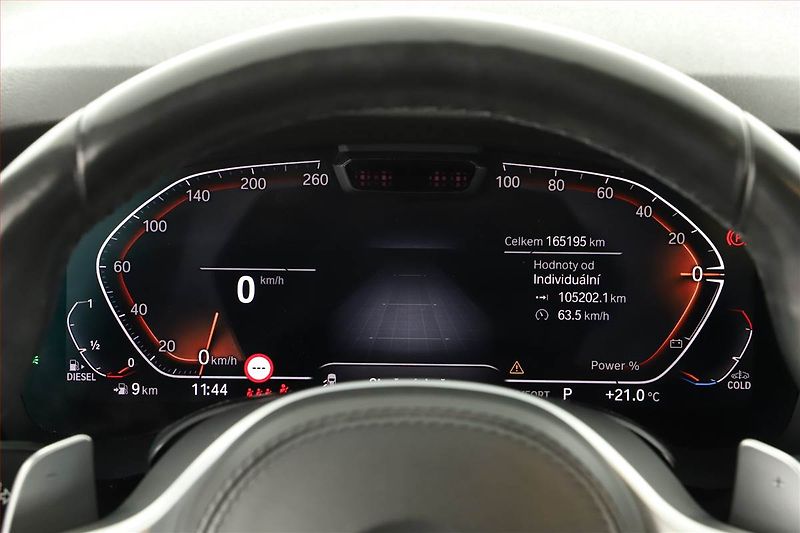BMW Řada 5 (2020) M Sport 530d xDrive - fotka 8 z 19