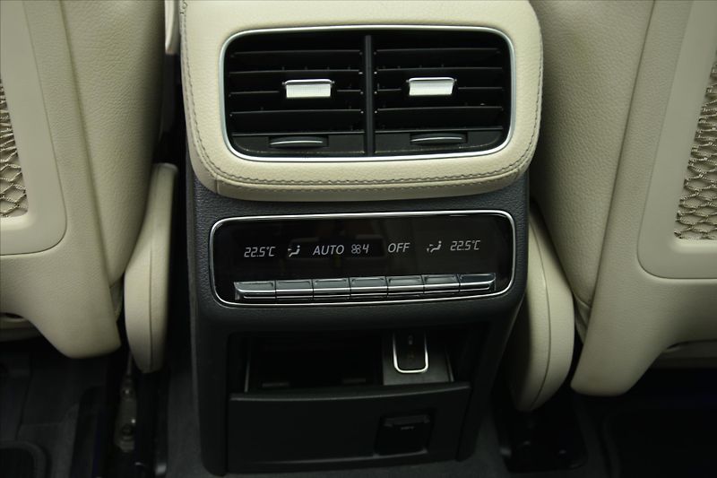 Mercedes-Benz GLS 580 4MATIC AMG 7-MÍST DPH ČR - fotka 37 z 41