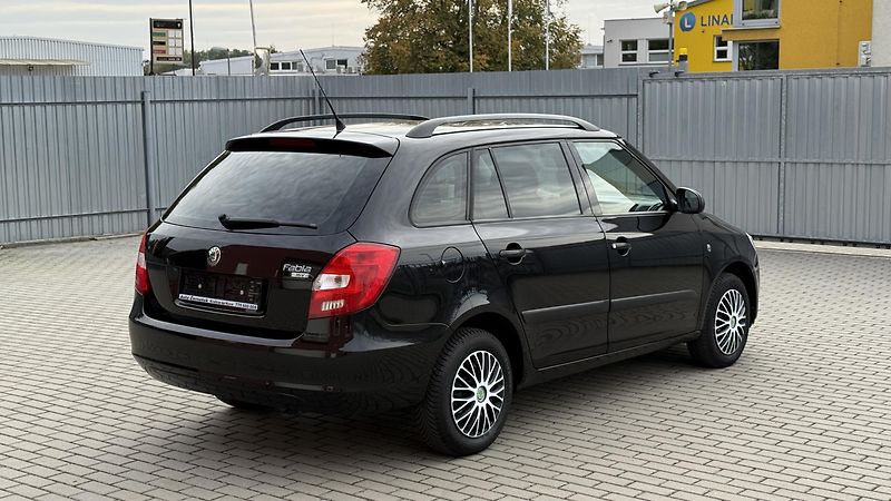 Škoda Fabia (2010) 1.4 16V*63kW*COOL-EDITION* - fotka 3 z 24