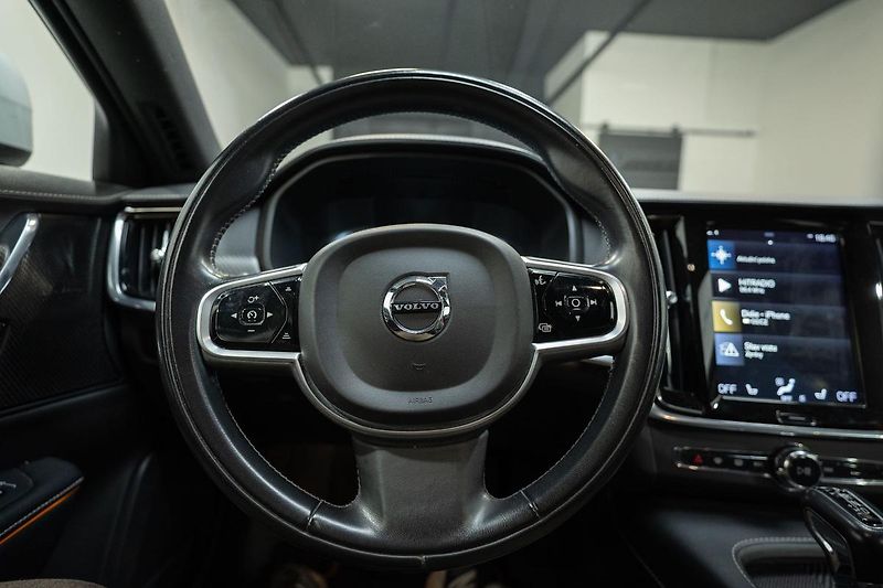 Volvo V90 Cross Country 2.0 140 kW - fotka 12 z 39