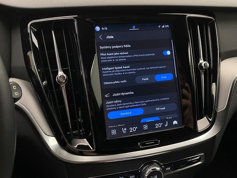 Volvo V60 CC B5 AWD PLUS AUT REZERVACE - fotka 48 z 59