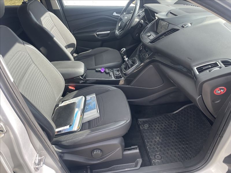 Ford Kuga 1,5 EcoBoost 110kw Tažné CZaut - fotka 13 z 30