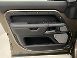 Land Rover Defender 130 D300 SE AWD AUT CZ - náhled 7
