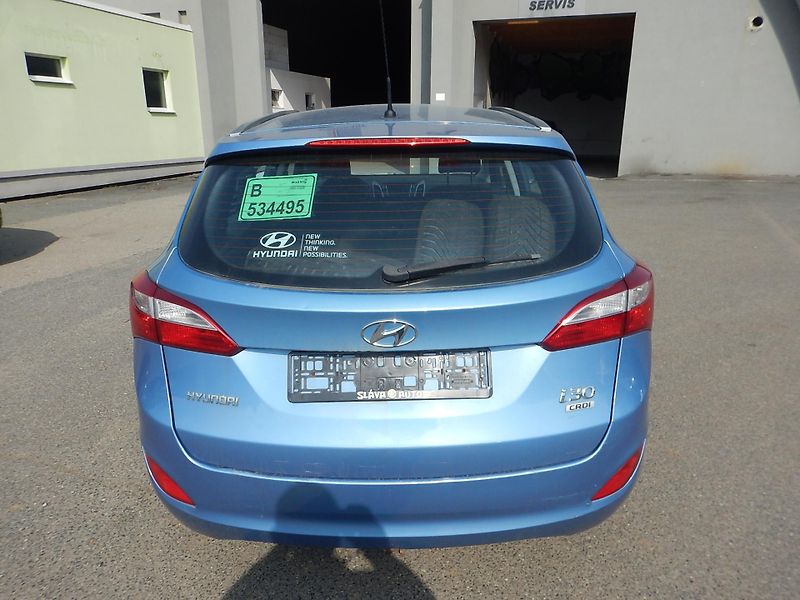 Hyundai i30 1.4 CRDi 66 kw tažné - fotka 8 z 15