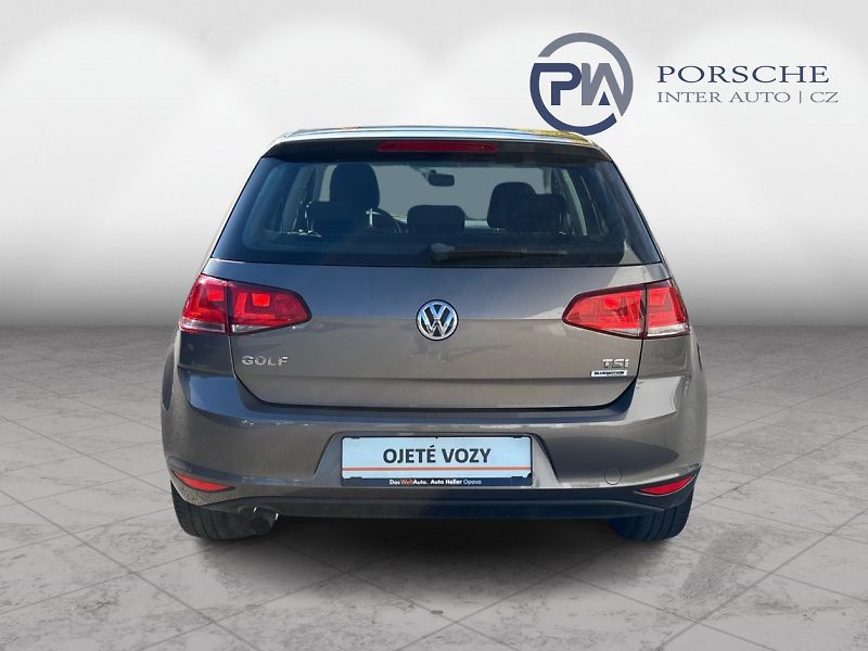 Volkswagen Golf Comfortline  1.2 TSI  81 kW M6 - fotka 9 z 24