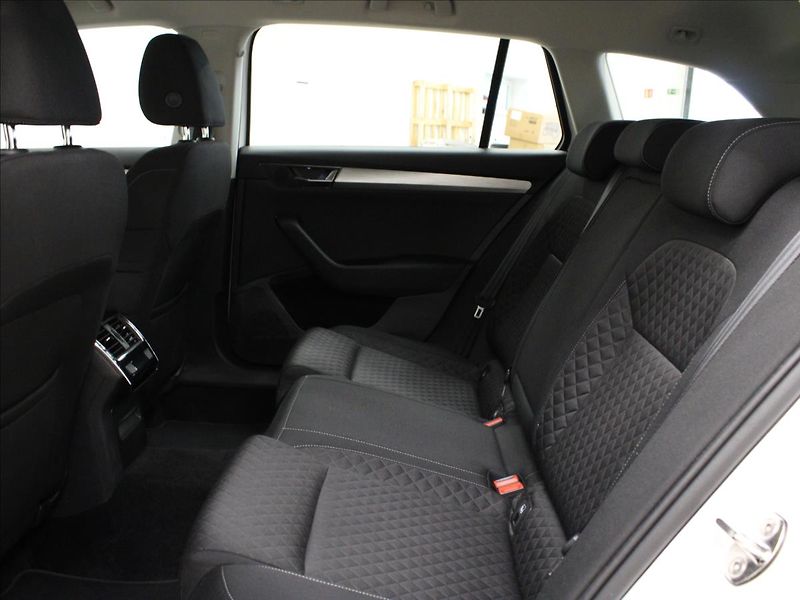 Škoda Superb 2,0 TDI DSG LED 1.majitel - fotka 14 z 37