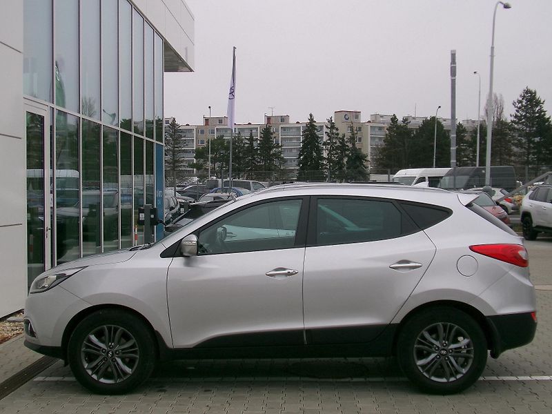 Hyundai ix35 STYLE 2.0 CRDi 100kW 4x4 DPH - fotka 4 z 14