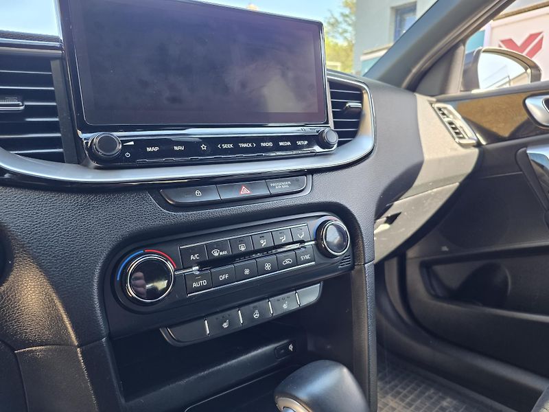 Kia Ceed (2019) 1.6-GT-LINE-AUTOMAT-TAŽNÉ - fotka 17 z 18