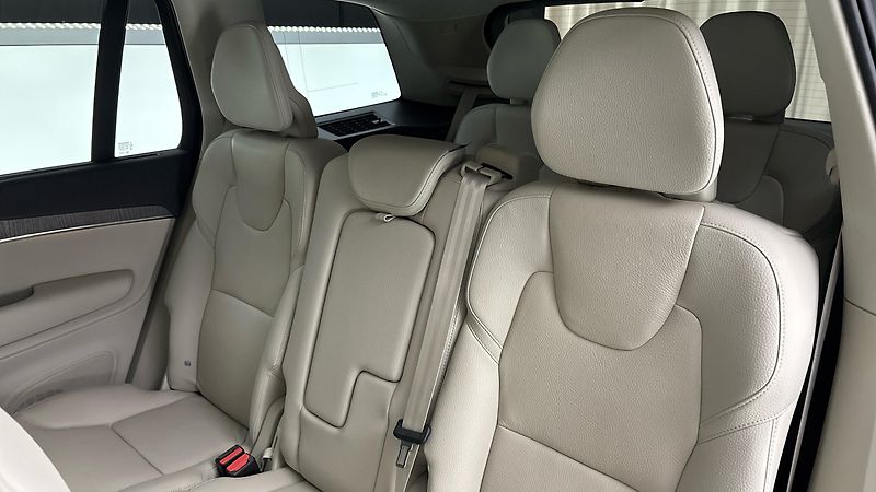 Volvo XC90 2.0 B5 AUT AWD Plus Bright - fotka 16 z 30