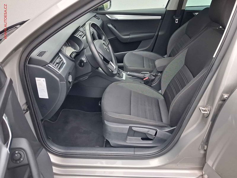 Škoda Octavia (2017) 1.0 TSi, Ambition, AC, park - fotka 9 z 18