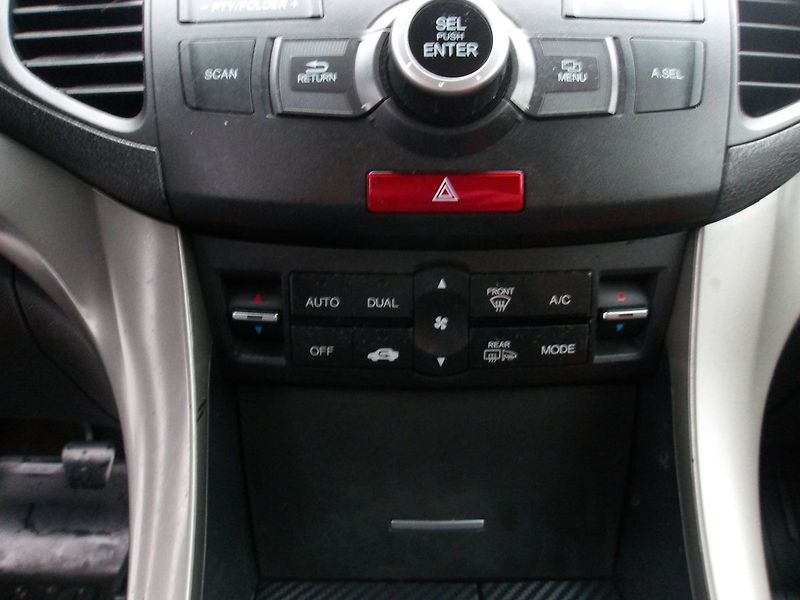 Honda Accord 2,2 i -DTEC 110kW Výbava !! - fotka 20 z 33