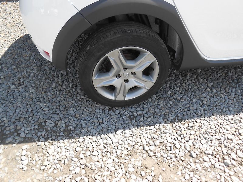 Dacia Sandero STEPWAY,NAVI,KAMERA,LED! - fotka 11 z 44