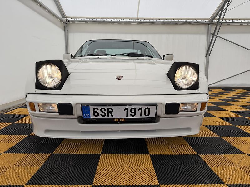 Porsche 944 - fotka 3 z 47