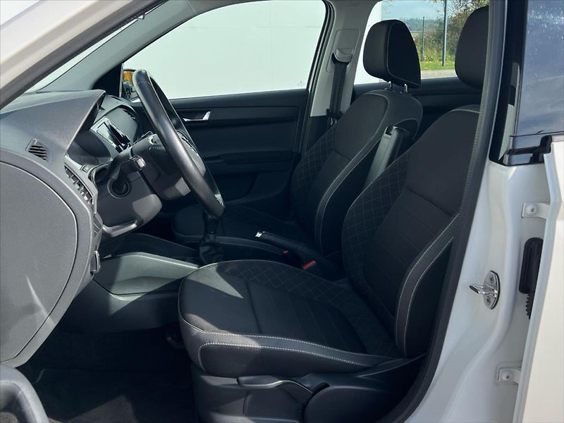Škoda Fabia 1,0 TSi 70kW AMBITION PLUS  II - fotka 11 z 23