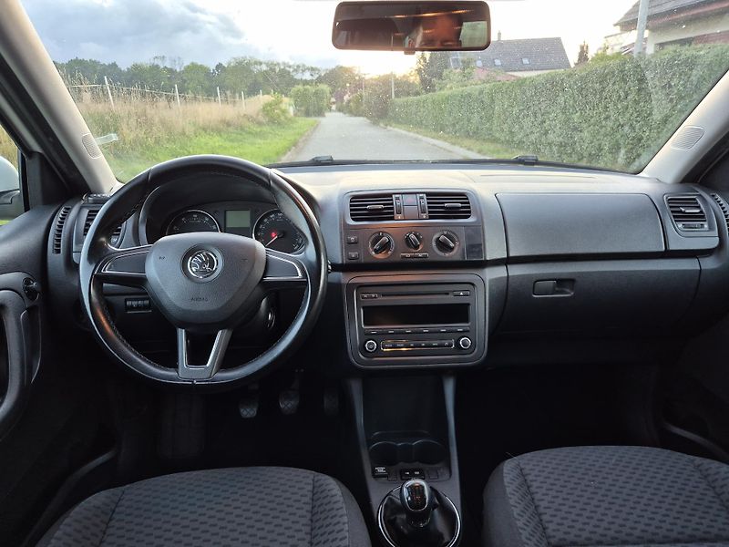 Škoda Fabia (2014) Škoda Fabia Combi 1.4 63 kW  - fotka 9 z 15