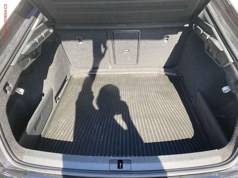 Škoda Octavia (2022) 2.0 TDi, 2.maj,ČR, Style - fotka 7 z 20