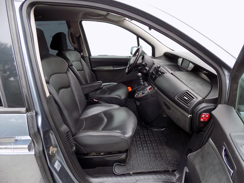Peugeot 807 (2009) 2.0HDi/7.Míst/NAVI/LED/ - fotka 16 z 36