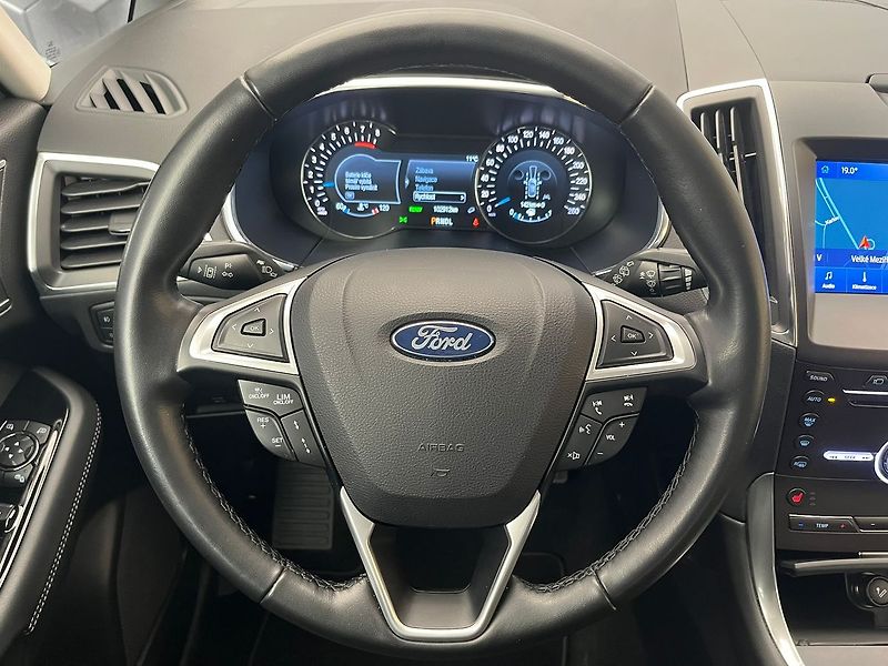 Ford S-MAX 2,5 HEV Titanium 7míst - fotka 9 z 70