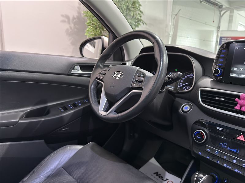 Hyundai Tucson 2,0   CRDI 4X4 136KW PREMIUM - fotka 21 z 38